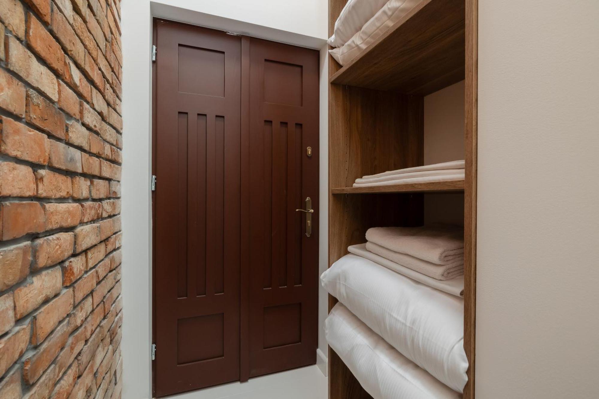 Dietla One Bedroom Apartments With Air Conditioning & Balcony By Noclegi Renters Cracovie Extérieur photo